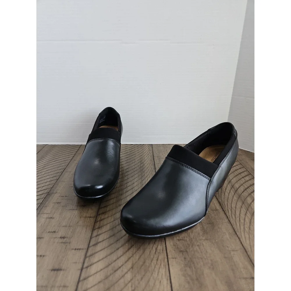 Clarks Emslie Summit Shootie 8.5 Black Leather Block Heel Minimalist Comfort